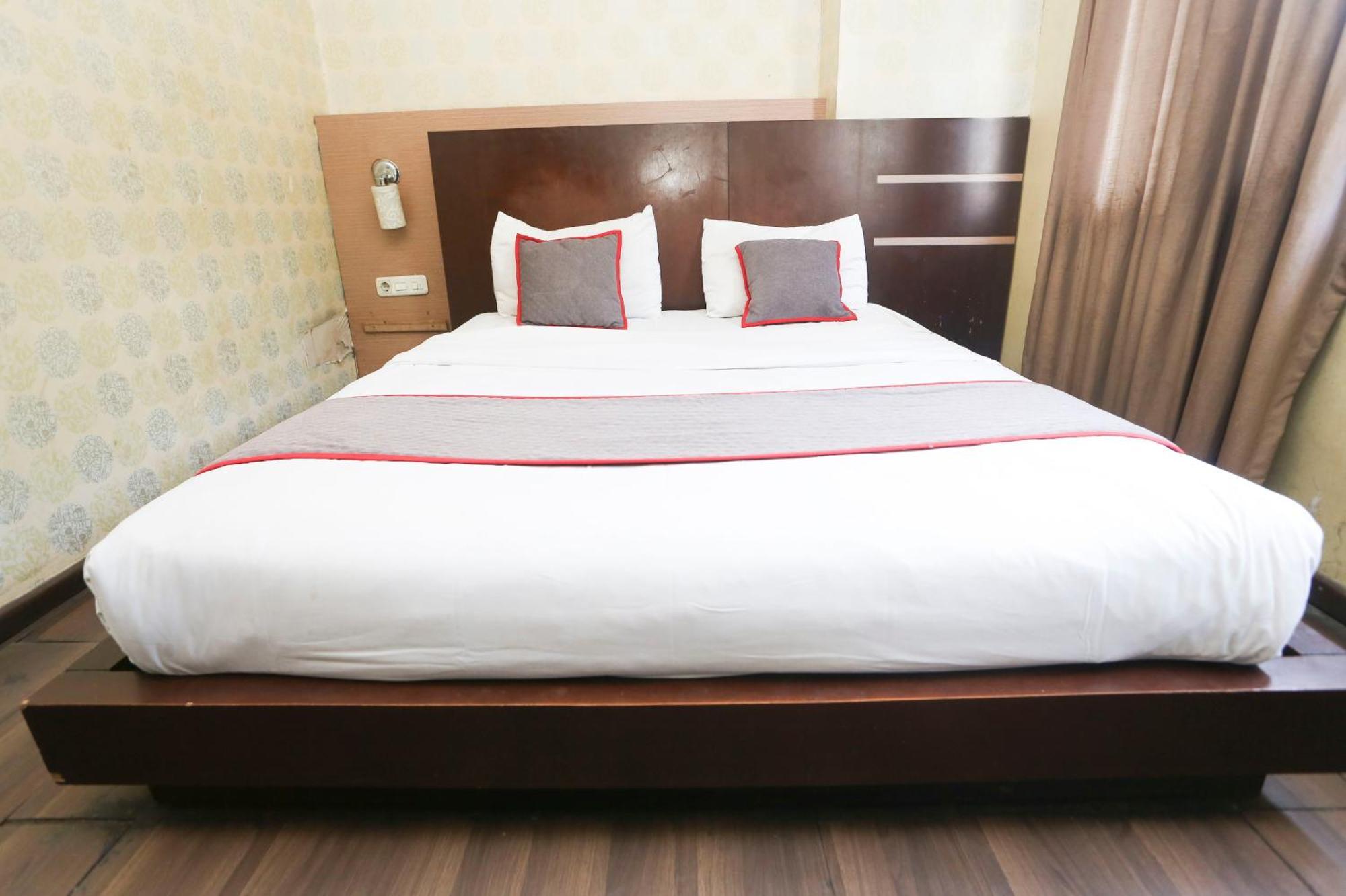 RedDoorz @ Cikarang 2 Hotel Bagian luar foto