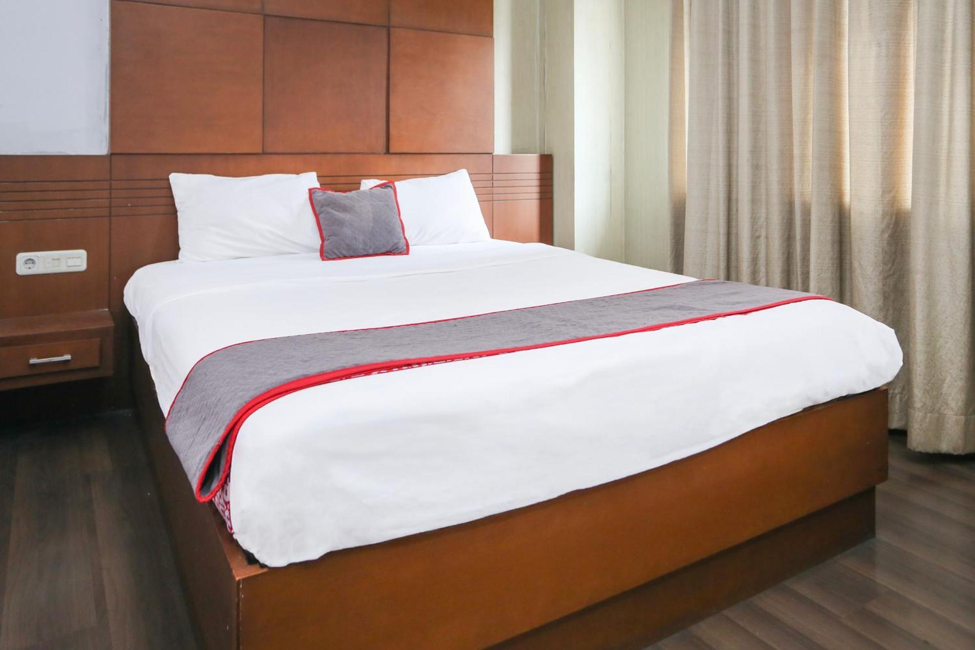 RedDoorz @ Cikarang 2 Hotel Bagian luar foto