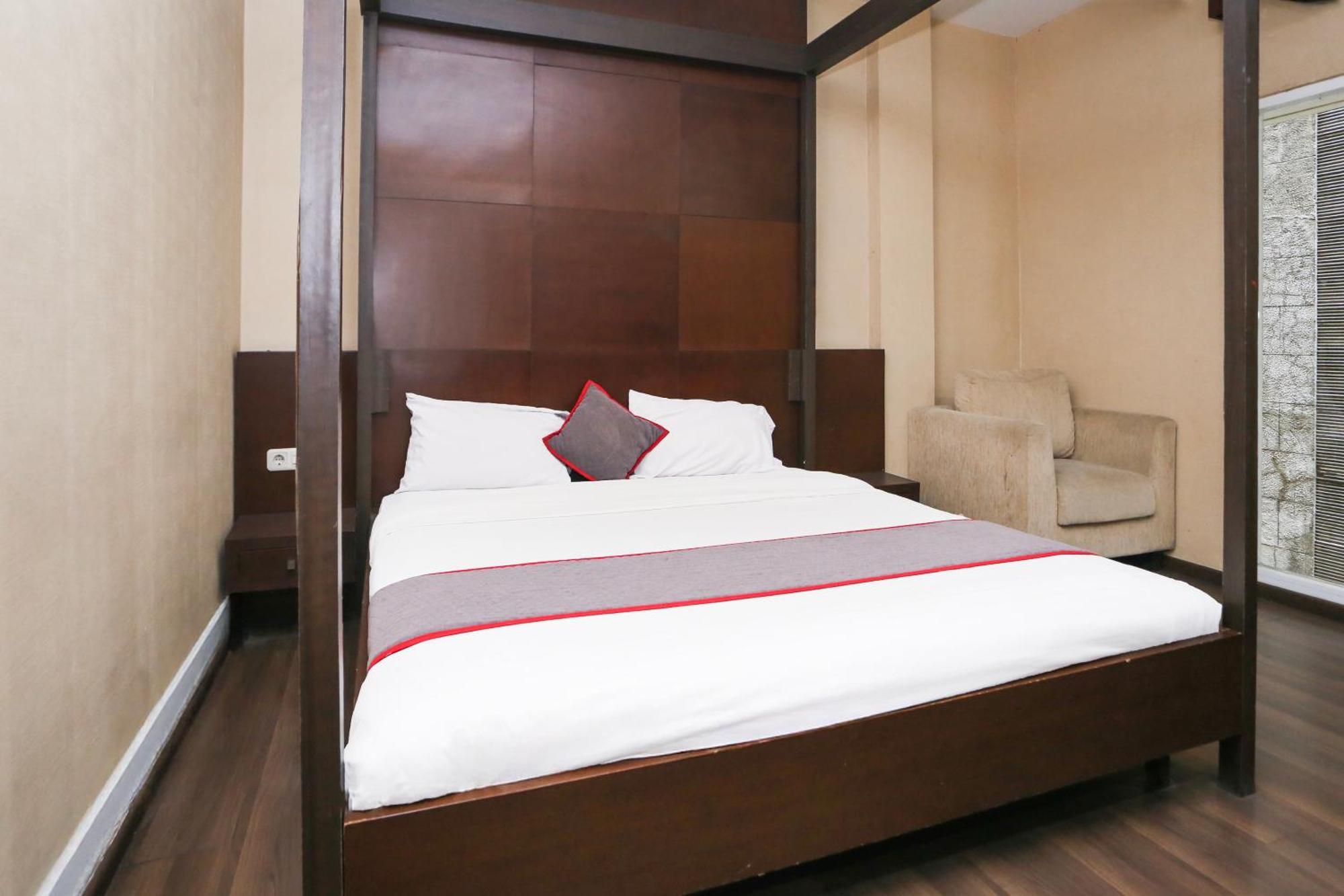 RedDoorz @ Cikarang 2 Hotel Bagian luar foto